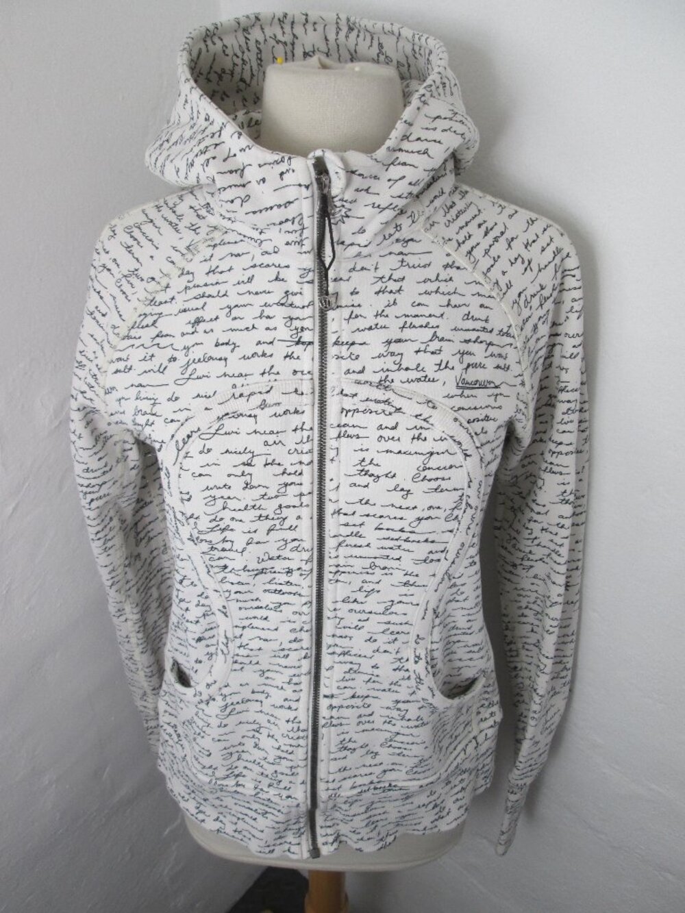 Lululemon Scuba Hoodie Manifesto Script Print Motivational Quotes Hoodie Size 8